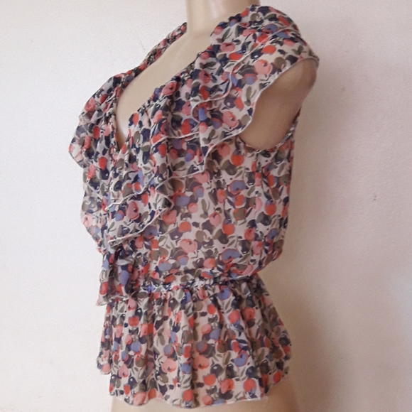 SALE💥$4 LOLA: Floral Top - Picture 2 of 7